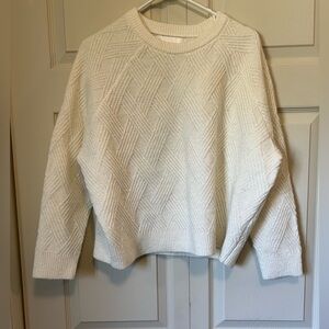 NWOT Tradlands sweater size L.